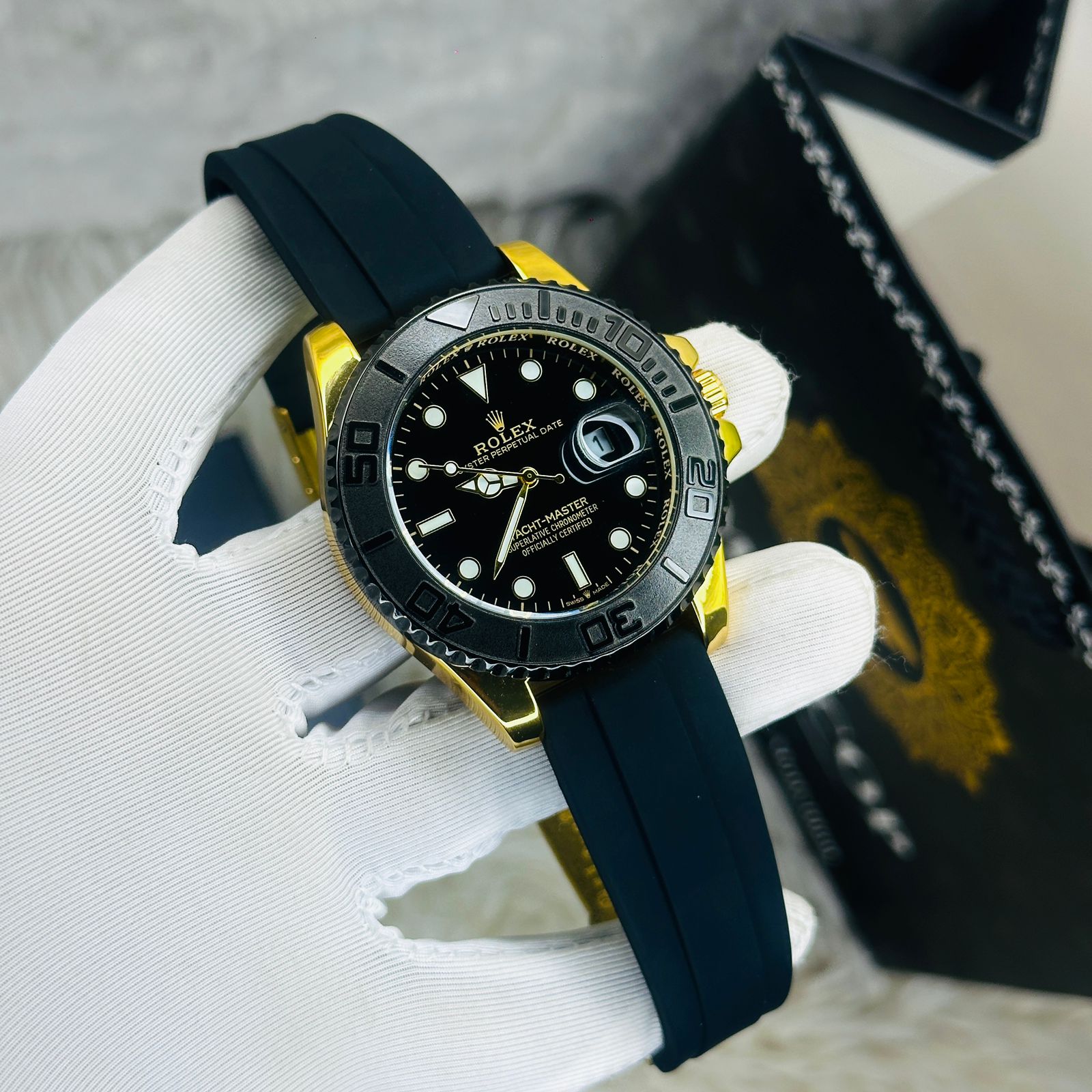 Yach Sub Belt Gold Black Watche